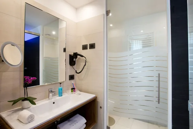 جناح جونيور بسرير كوين، Hotel Campagnola 3/3