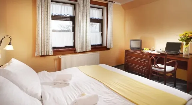 غرفة رباعية بسرير مزدوج وسريرين منفصلين، Spa Hotel Bilý Horec 1/1