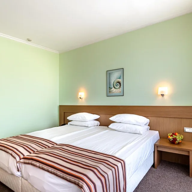 غرفة بسرير مزدوج أو سريرين منفصلين بشرفة، Jeravi Hotel 1/10