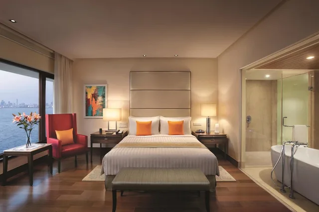 Suite, King Bed, Ocean View, The Oberoi Mumbai 2/10