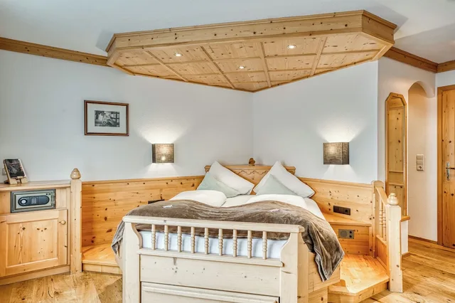 غرفة عائلية بسرير كوين مع أريكة، Alpenhotel Stolz 1/10