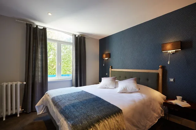Comfort, Queen Bed, Patio, Hotel the Originals Saint Valery Sur Somme La Colonne de Bronze Ex In 4/10