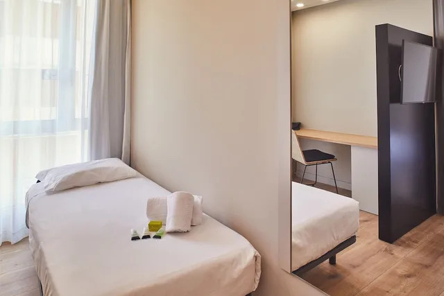 Room, Triple, 3 Beds, Silken Reino de Aragon 5/8