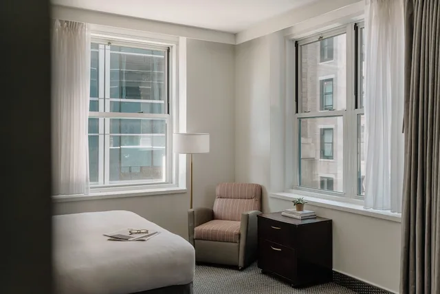 Superior, Queen Bed, Kitchenette, Club Quarters Hotel In Boston 6/10