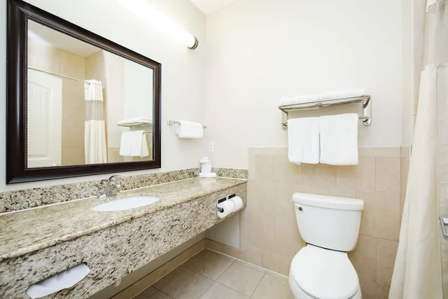 غرفة قياسية بسريرين كوين، Best Western Sugarland Inn 8/8