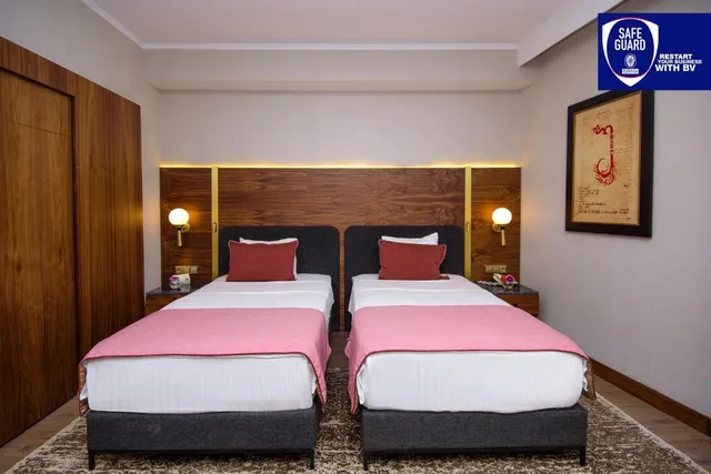 غرفة ديلوكس بسريرين منفصلين، Tiflis Palace 3/3