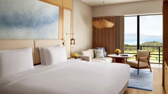 غرفة ديلوكس بسرير كينج، The Ritz Carlton Okinawa 1/3