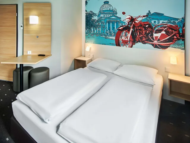 غرفة بسرير كوين، B&B Hotel Bad Homburg 10/10