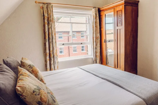 غرفة قياسية بسرير مزدوج بحمام خاص، Broomfield House 1/9