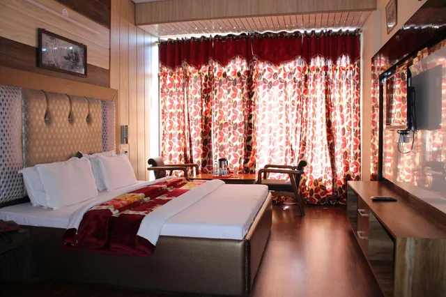 2 Bedrooms, Family, Double Bed, Valley View، HOTEL PRESIDENT 1/1