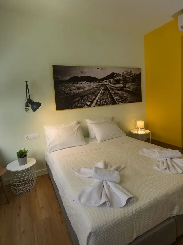 Deluxe, Double or Twin Bed, Still Athens 9/10