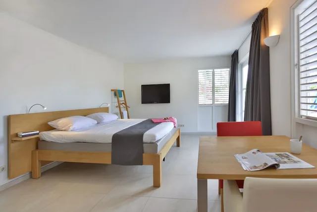 Studio, King Bed, Chogogo Dive & Beach Resort Curacao 3/6