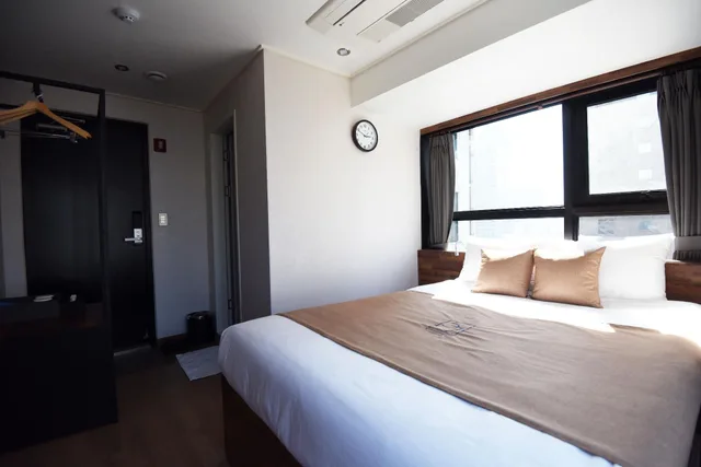 غرفة ديلوكس بسرير مزدوج بدون إطلالة، 57 Myeongdong Hostel 1/2