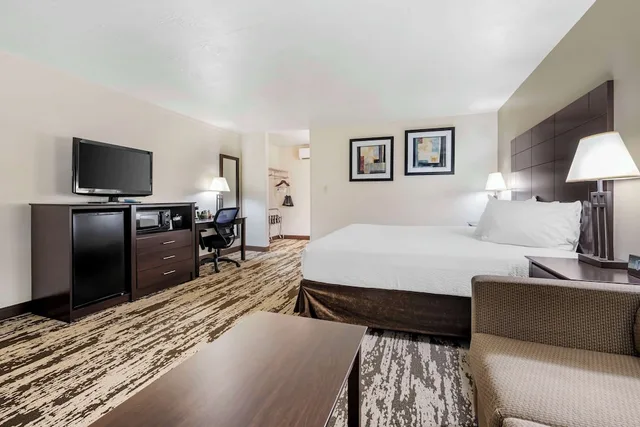 غرفة قياسية كبيرة بسرير كينج مع أريكة، Best Western Prescottonian 1/2