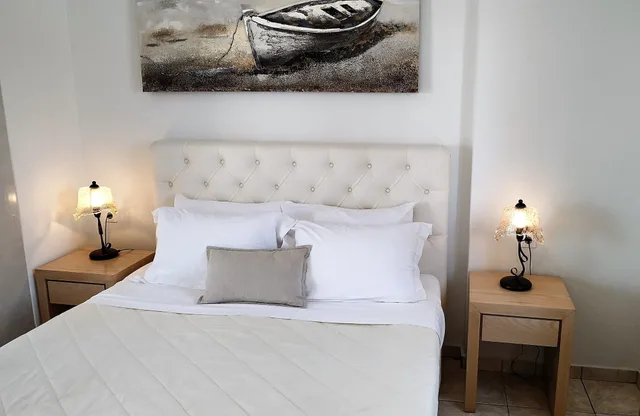 Premier, Queen Bed, Caldera View, Sofa، Hotel Mylos 5/6