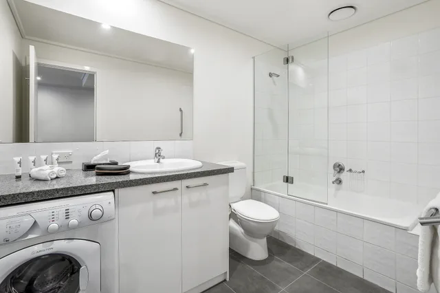 2 Bedrooms, Apartment, Queen and Twin Beds, Quest Southbank 10/10