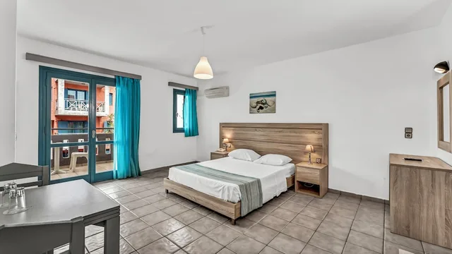 غرفة بسرير مزدوج بإطلالة على الحديقة، Marilisa Hotel 1/6