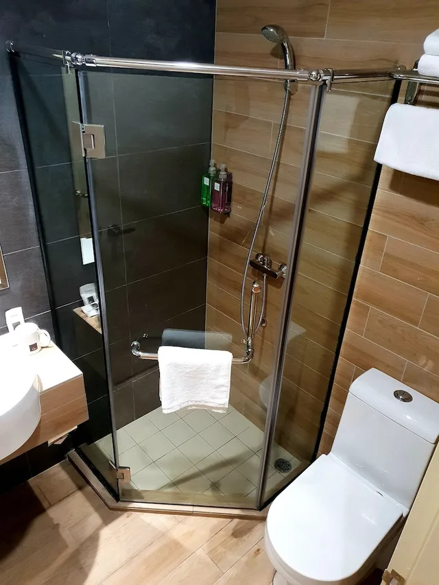 غرفة سوبيريور بسرير كينج، Qlio Hotel 3/3
