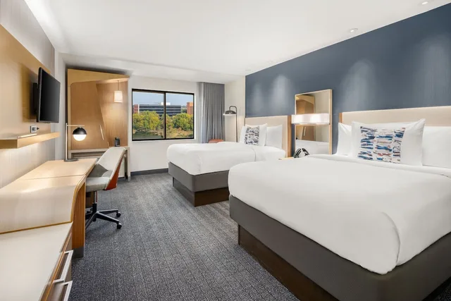 Room, 2 Queen Beds, River View, Sofa, Courtyard By Marriott Columbus Phenix City 1/4