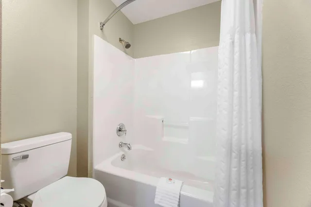 Suite, Multiple Beds, Accessible، Comfort Inn South - Springfield 4/4