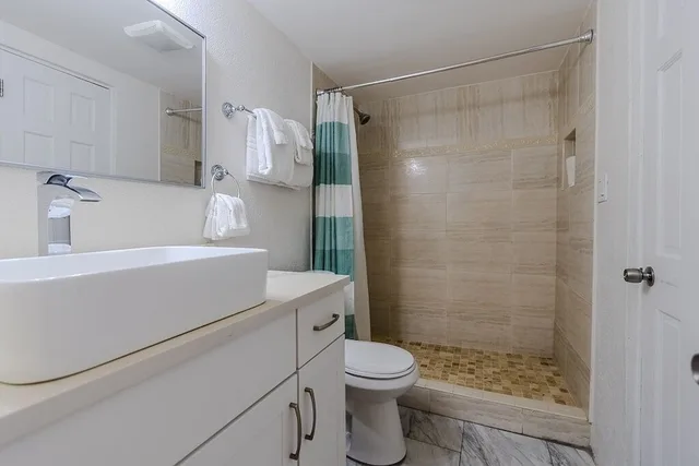 شقة سكنية بسرير كينج بغرفة نوم واحدة مع أريكة، Point Pleasant Resort 8/10
