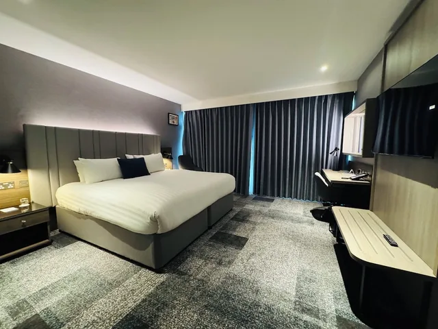 غرفة بريميوم بسرير كينج بإطلالة على النهر، Crowne Plaza London - Kingston 5/10