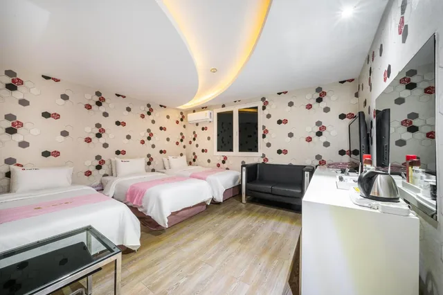 غرفة سوبيريور ثلاثية، Q Hotel 2/4