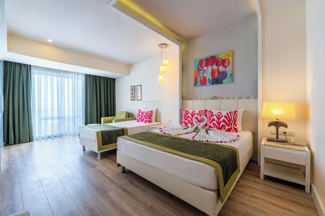 Room, Triple, 1 Double and 1 Single Bed, Murphy Bed, Sea View، Orange County Alanya 1/6