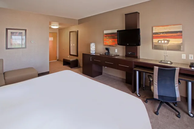 Room, Double Bed, Accessible, Holiday Inn Express Hotel And Suites Columbus Edinburgh 2/2