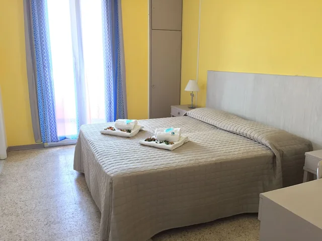 غرفة بسرير مزدوج بإطلالة على البحر، Domus Beach Castelsardo 2/6