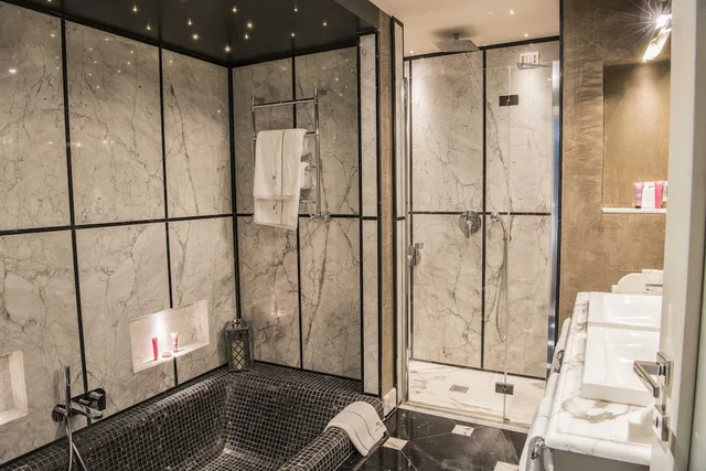Garden, Suite, King Bed, 2 Sofa، Villa Carlotta 2/3