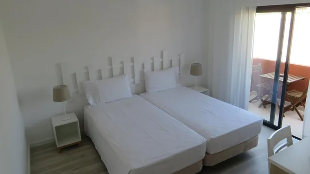 جناح جونيور بشرفة، Hotel Alcaide 2/6