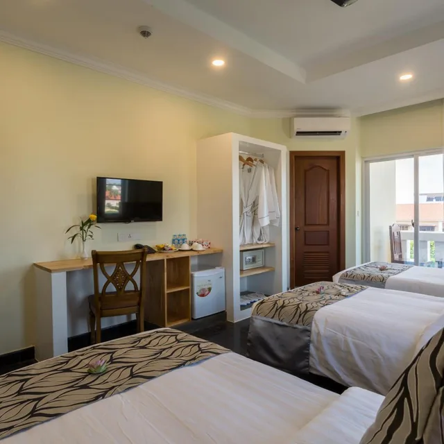 غرفة ديلوكس ثلاثية بشرفة، Grand Bayon Siem Reap Hotel 5/8