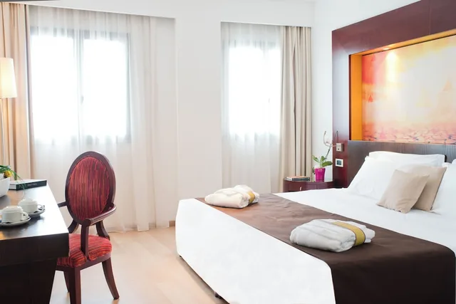 غرفة بريفيليج بسرير مزدوج، Mercure Olbia Hotel e Spa 3/6