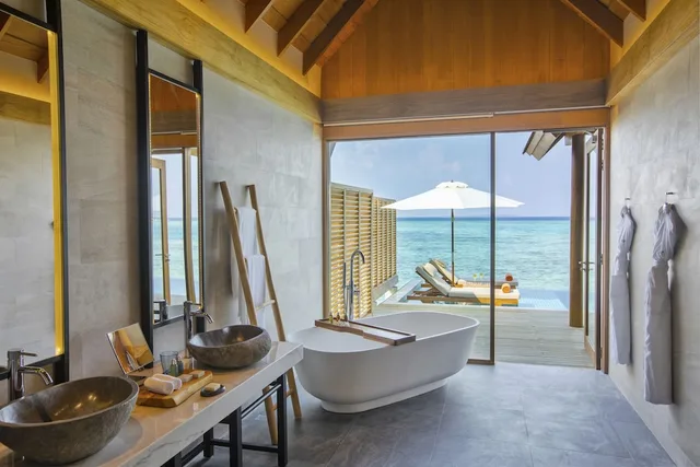 Water Villa, King Bed, with Pool، Emerald Faarufushi Resort and Spa 1/1