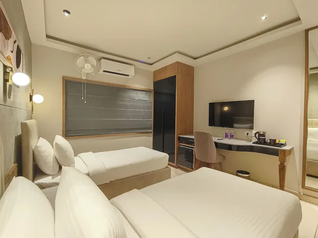 غرفة قياسية بسريرين منفصلين، Olive Hotel Le Opera by Embassy Group 1/4