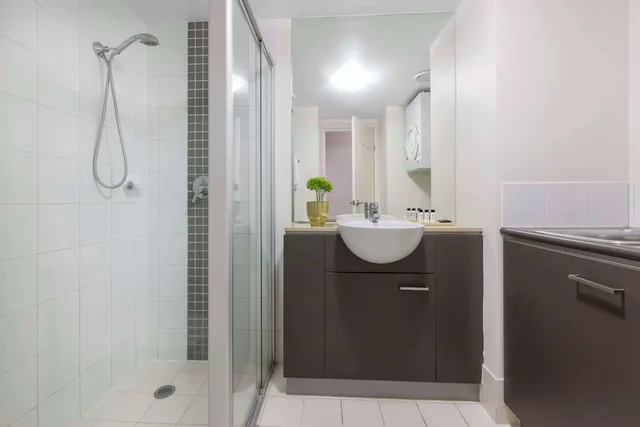 1 Bedroom, Apartment, King Bed, River View, Oaks Brisbane Casino Tower Suites 4/6