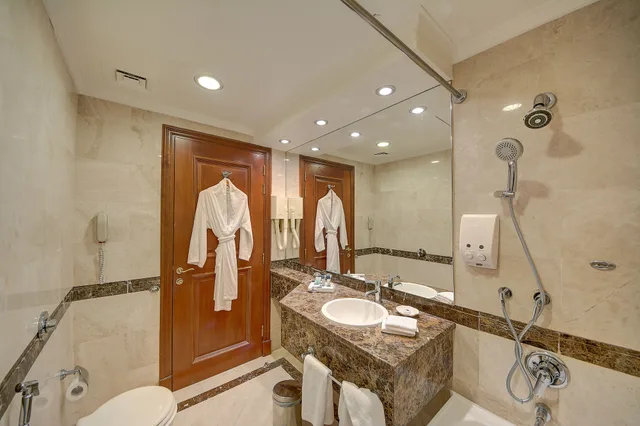 جناح بسريرين كينج بغرفتي نوم، Royal Ascot Hotel 5/6