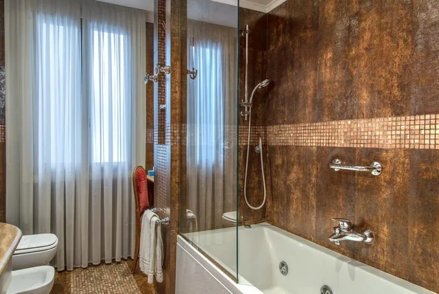 جناح جونيور مع أريكة، Forum Hotel Rome 8/10