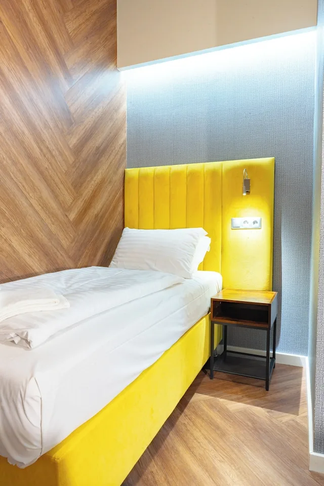 غرفة قياسية مفردة بإطلالة على الفناء، Pilvax Hotel Budapest 4/12