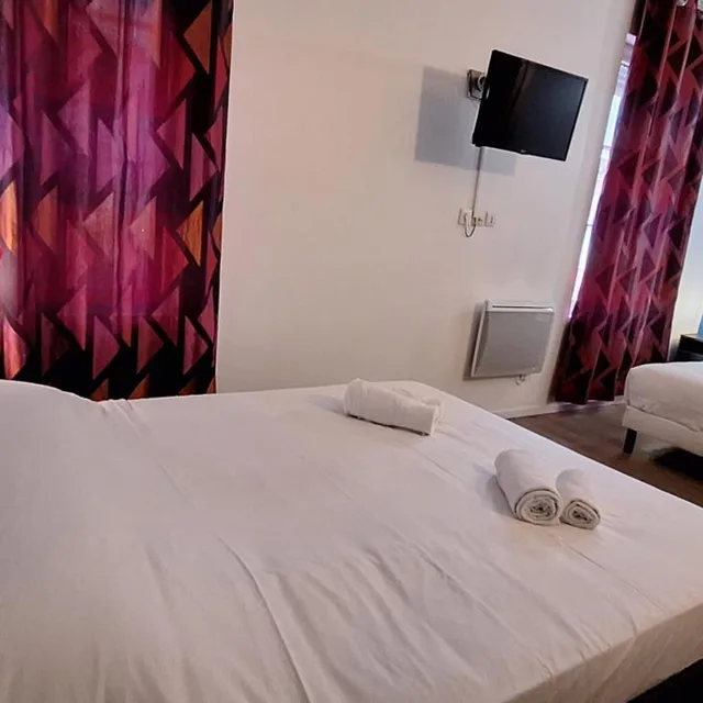 غرفة ثلاثية بحمام خاص، Akena Le Casino Hotel Restaurant 3/10