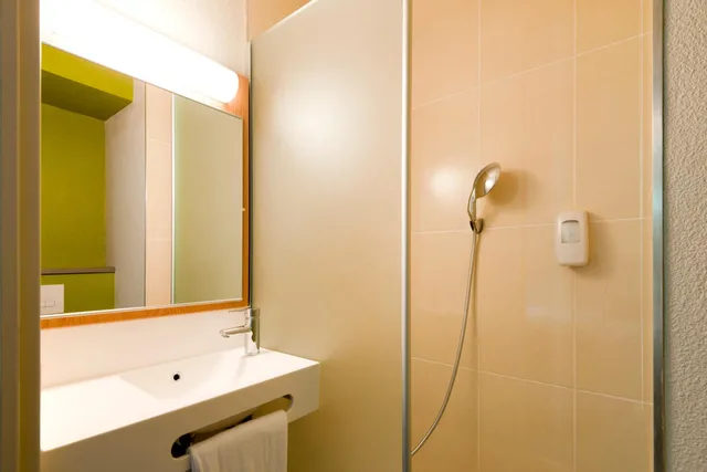 غرفة بسرير كينج، B B Hotel Lyon Sud Etats Unis 2/4