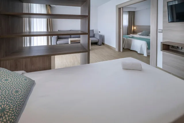 Junior Suite, Balcony or Terrace، 4R Salou Park Resort II 2/4