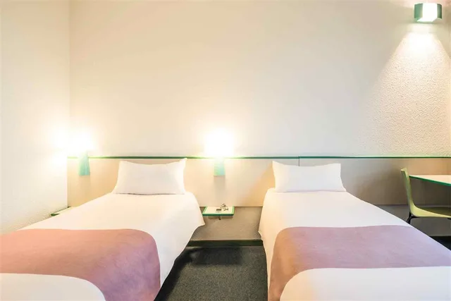 غرفة قياسية بسريرين منفصلين، Leonardo Hotel Verona 2/3