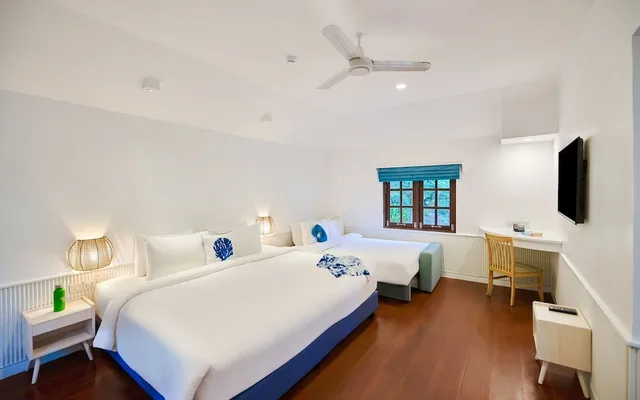 بنغل عائلي ثلاثي بسرير كينج بحمام خاص مع أريكة، Lub d Koh Tao Tanote Bay 7/10