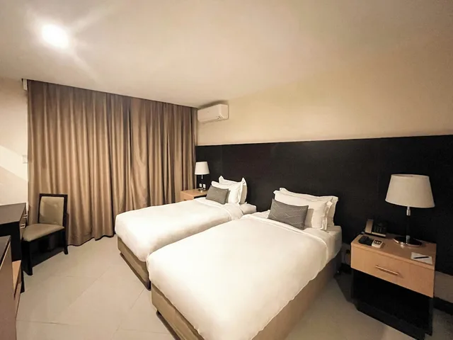 Standard, Twin Beds, No Window، The Lake Hotel Tagaytay 2/5