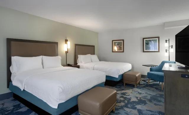 استوديو بسريرين كوين، Hampton Inn Helen 1/3