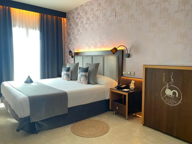 غرفة بسرير مزدوج بإطلالة على البحر، On Hotels Aleta Room 4/7