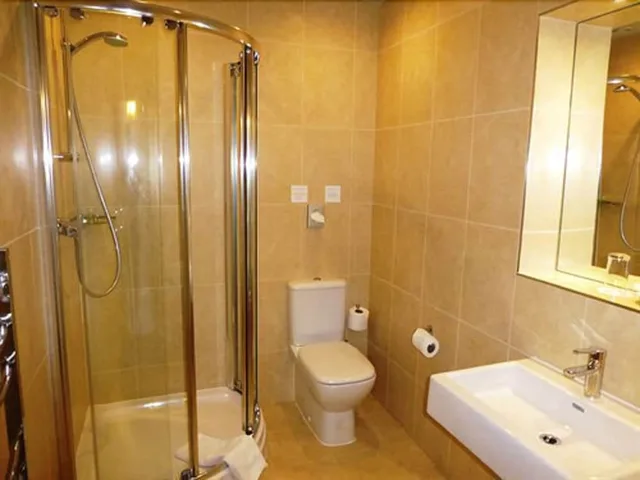 غرفة ديلوكس بسرير مزدوج بإطلالة على الحديقة، The Riverside House Hotel 6/6