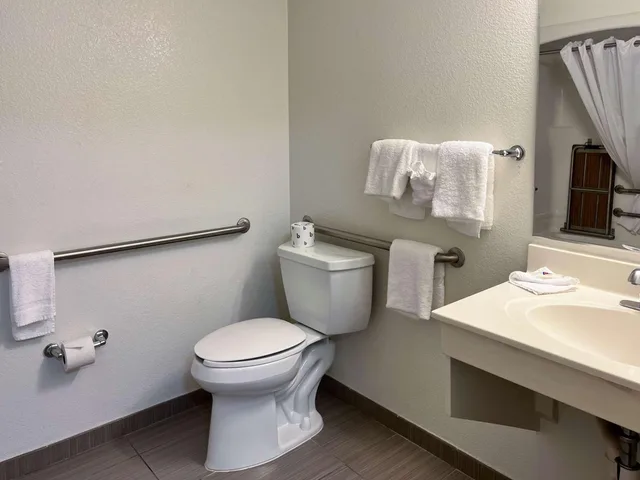 غرفة بسرير كوين لذوي الإعاقة، Motel6 Belmont, CA San Francisco Redwood City 6/7